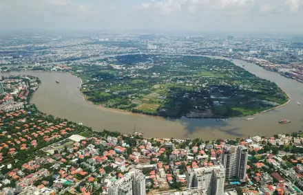 Căn hộ v&ugrave;ng ven TP HCM bước v&agrave;o l&agrave;n s&oacute;ng "cao cấp h&oacute;a", gi&aacute; b&aacute;n tiệm cận khu trung t&acirc;m| Hưng Ch&iacute;nh
