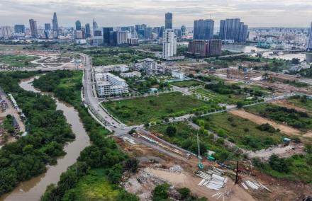  Đề xuất cấp sổ đỏ cho đất vi phạm trước ng&agrave;y 1/8/2024 v&agrave; điểm mới về sổ đỏ điện tử | Hưng Ch&iacute;nh