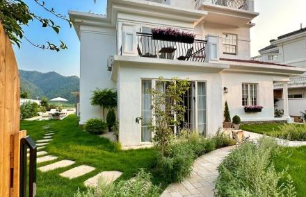 Biệt thự nghỉ dưỡng 850m2 ven hồ: Nghệ thuật kiến tạo kh&ocirc;ng gian sống chữa l&agrave;nh | Hưng Ch&iacute;nh
