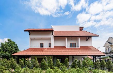 Nh&agrave; Vườn M&aacute;i Ng&oacute;i 460m2 Tại L&aacute;i Thi&ecirc;u: Khi Con G&aacute;i "Vẽ" Lại K&yacute; Ức Nh&agrave; Việt Xưa Tặng Bố Mẹ Dưỡng Gi&agrave;